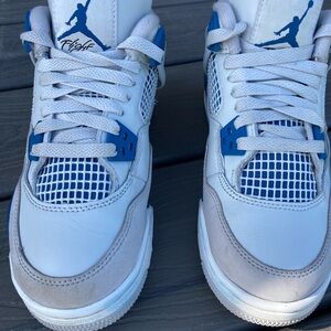 Jordan 4s